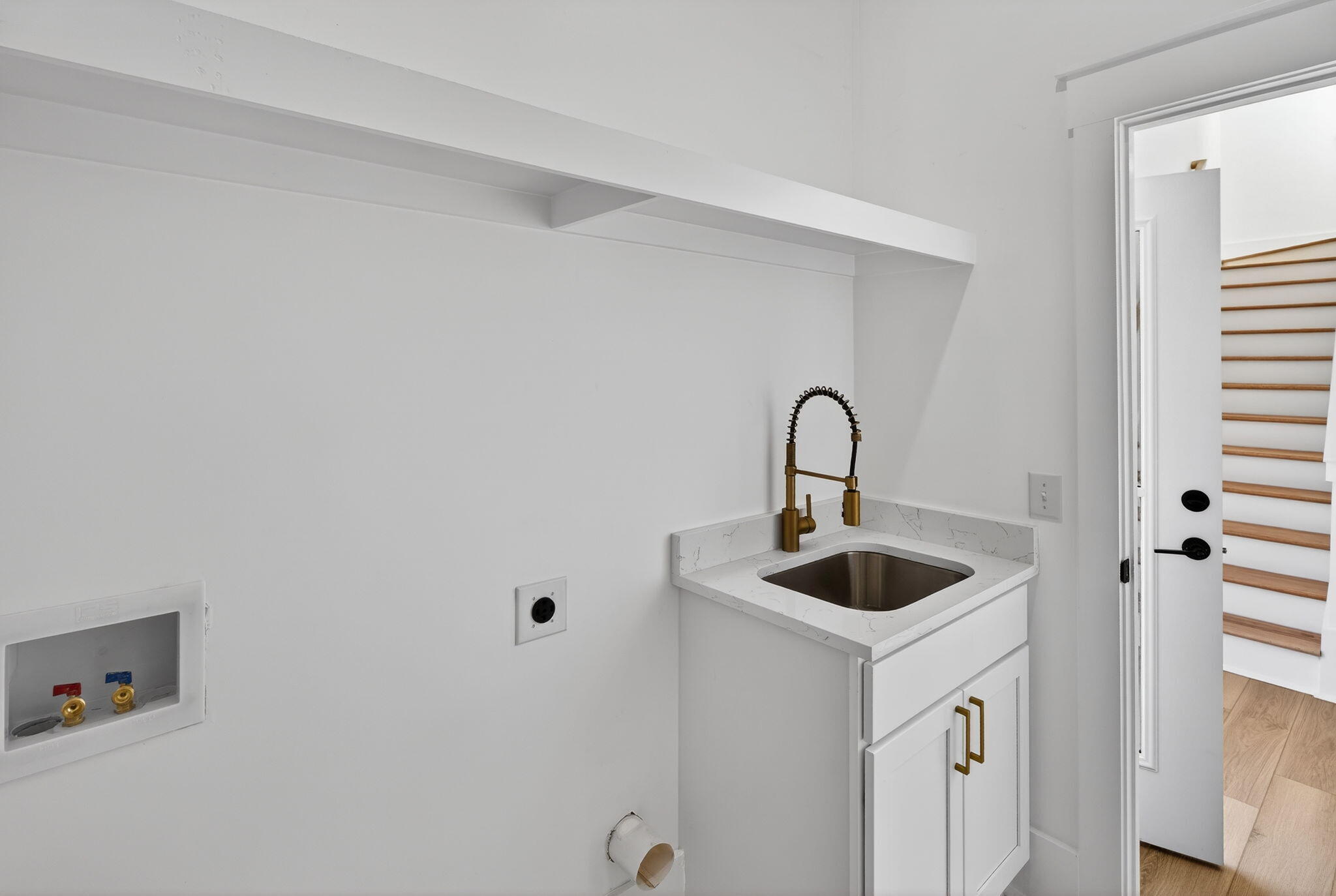 111 Kenneth Lane Summerville, SC 29486 - Photo 4 of 47 5-web-or-mls-_DSC0838