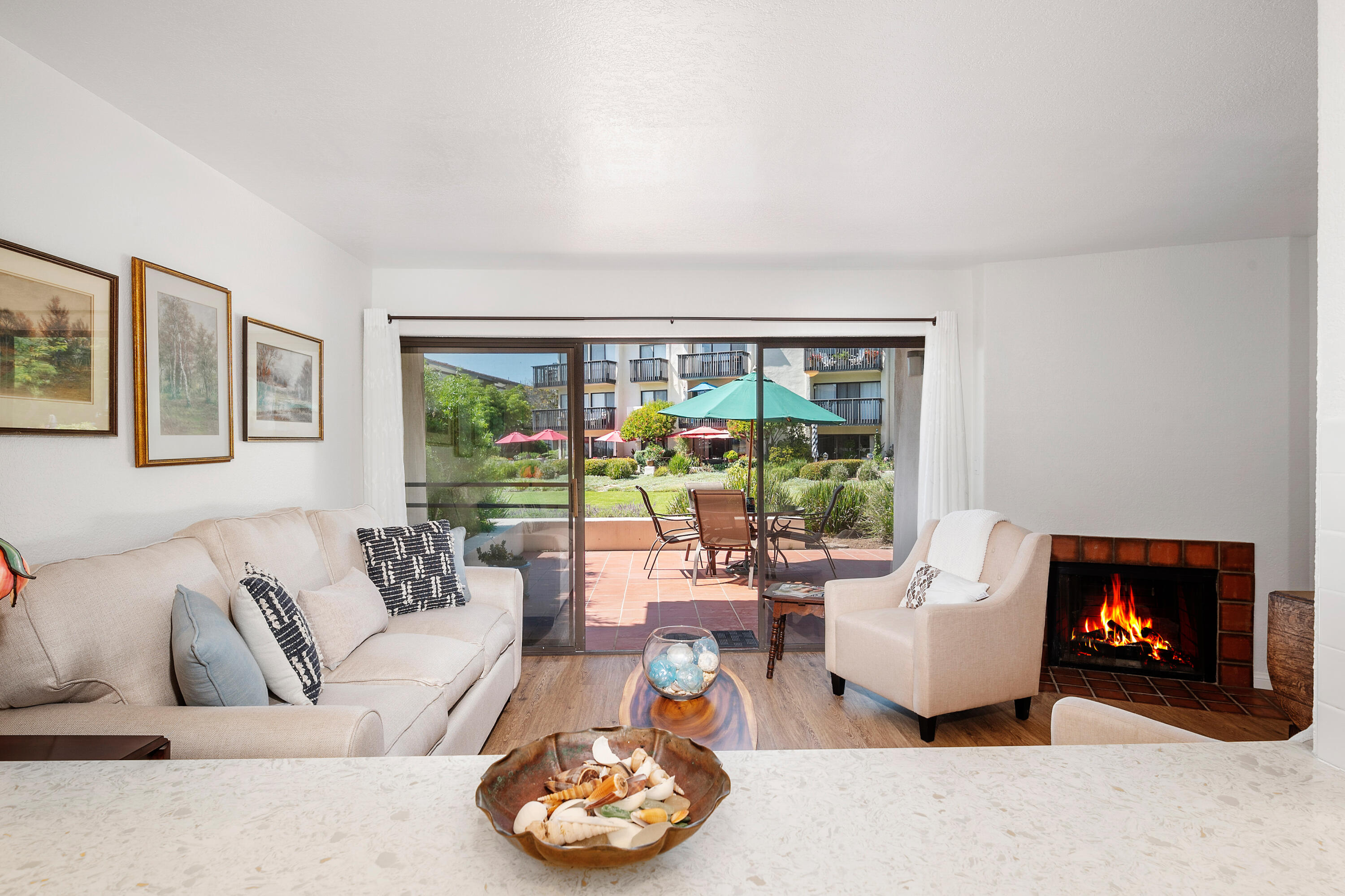 3375 Foothill Road, Unit 212 Carpinteria, CA 93013 - Photo 8 of 19 Counter Seating