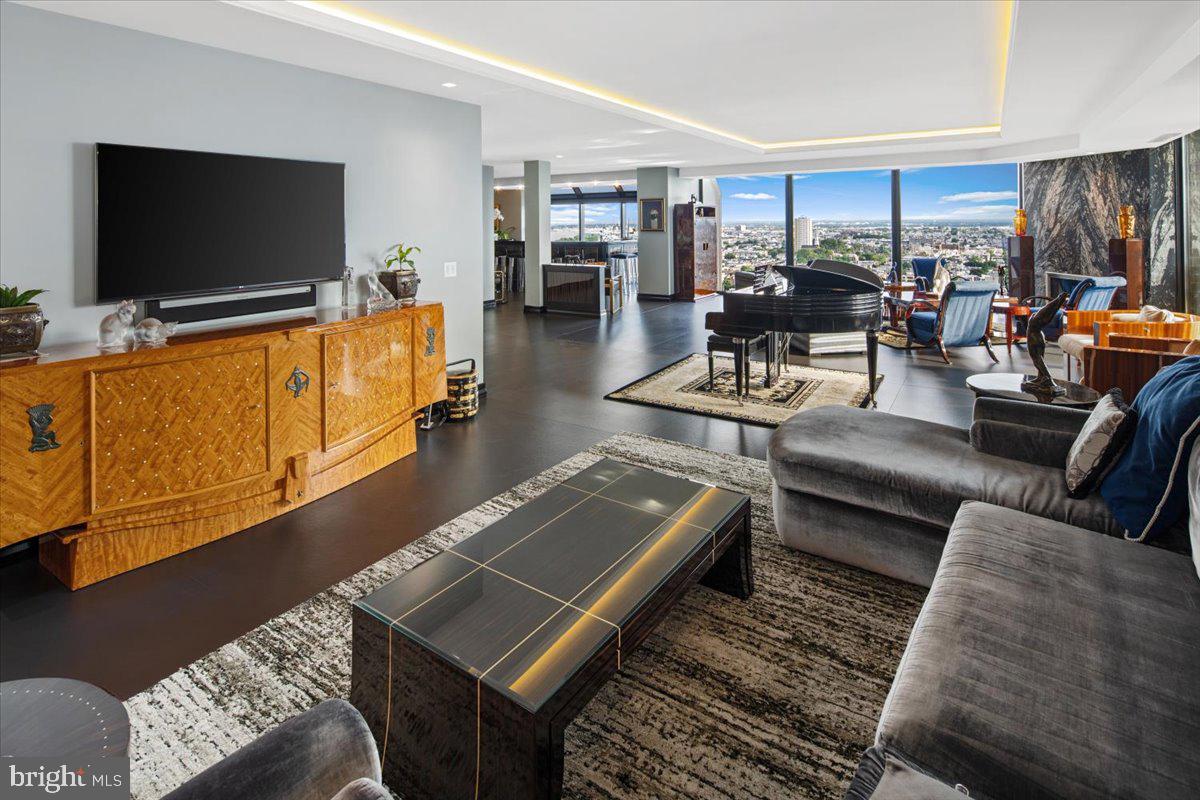 241 South 6th Street, Unit PH2505/2406 Philadelphia, PA 19106 - Photo 11 of 41