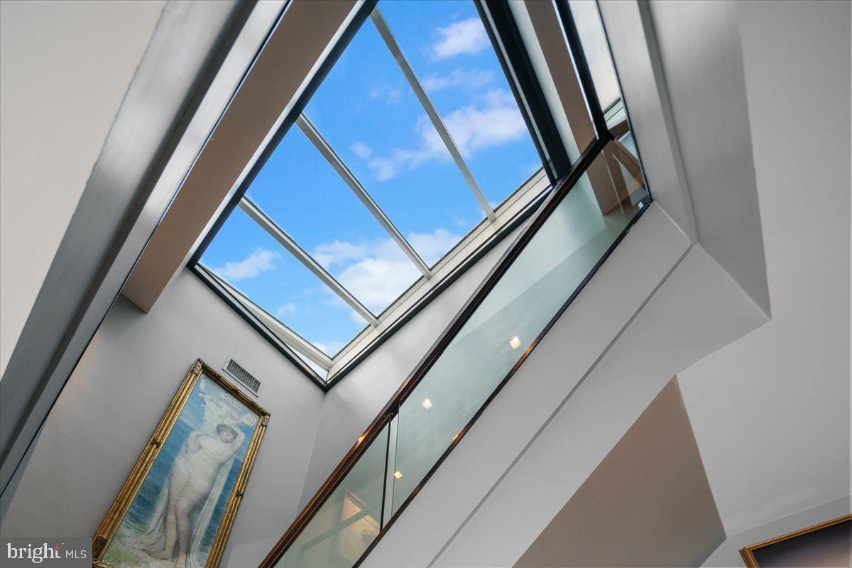 241 South 6th Street, Unit PH2505/2406 Philadelphia, PA 19106 - Photo 27 of 41