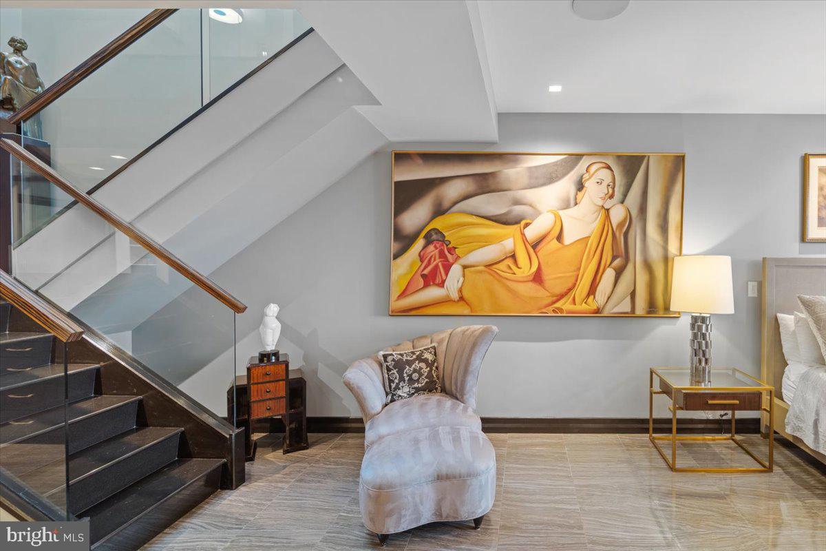 241 South 6th Street, Unit PH2505/2406 Philadelphia, PA 19106 - Photo 29 of 41 Primary Suite