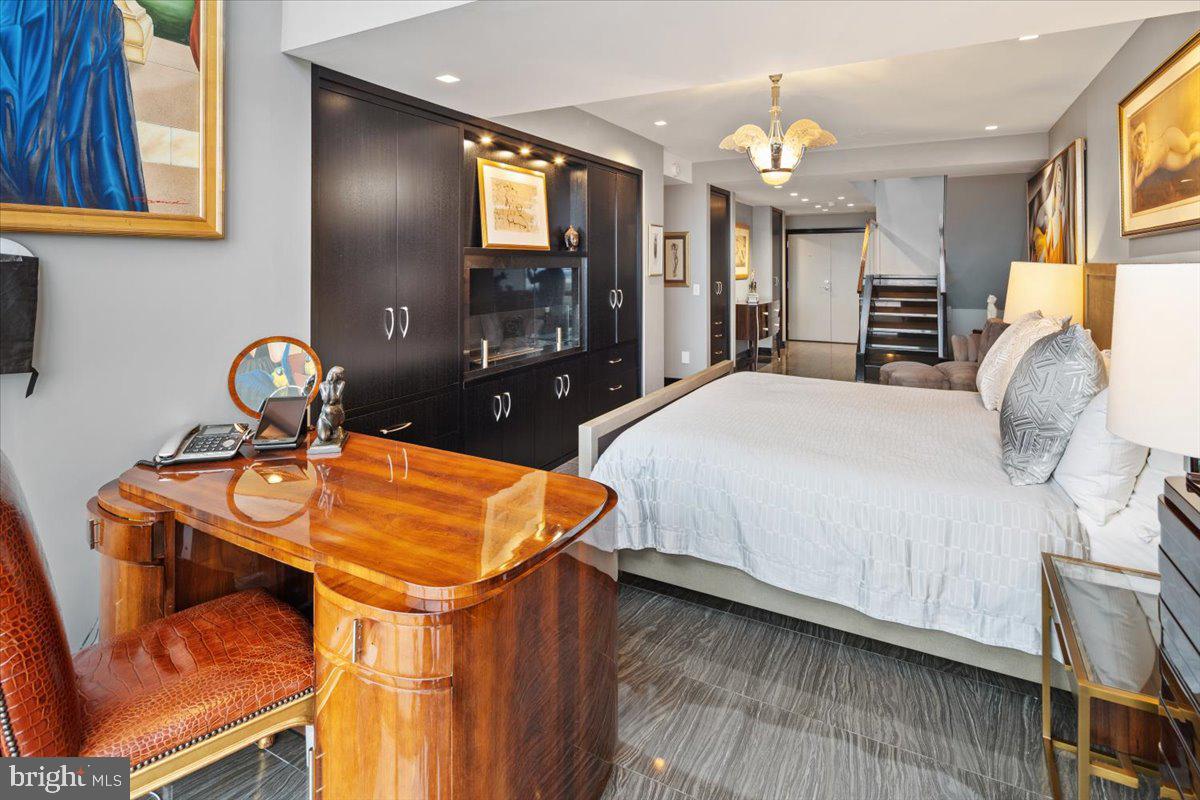 241 South 6th Street, Unit PH2505/2406 Philadelphia, PA 19106 - Photo 32 of 41