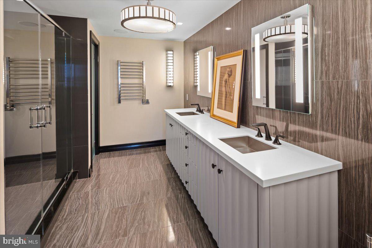 241 South 6th Street, Unit PH2505/2406 Philadelphia, PA 19106 - Photo 35 of 41 Primary Bath with Heated Floors