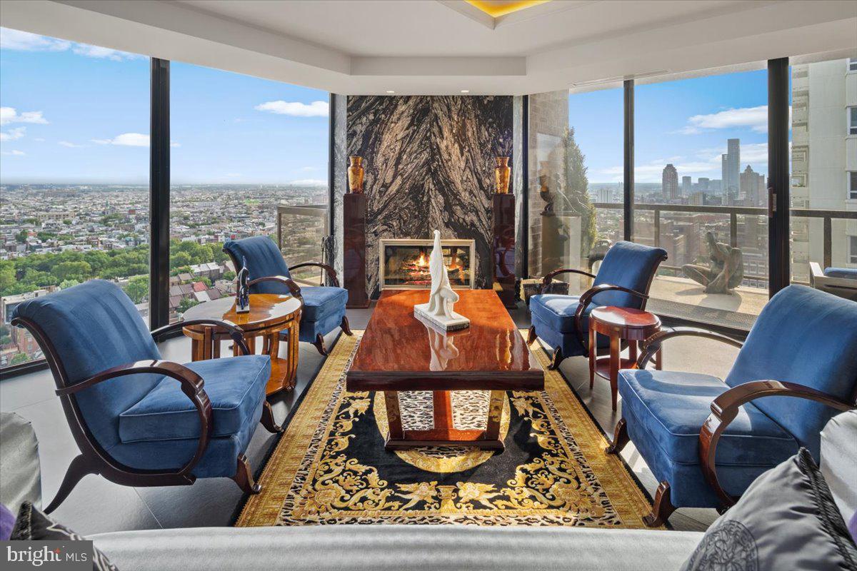 241 South 6th Street, Unit PH2505/2406 Philadelphia, PA 19106 - Photo 4 of 41 Welcome to Penthouse 2505 at Independence Place