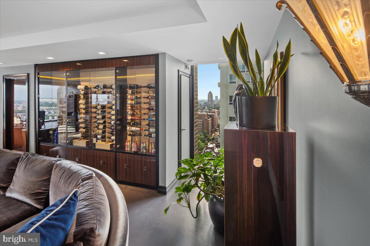 241 South 6th Street, Unit PH2505/2406 Philadelphia, PA 19106 - Photo 9 of 41