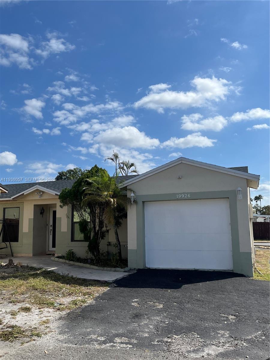 19926 Northwest 67th Place Hialeah, FL 33015 - Photo 2 of 35