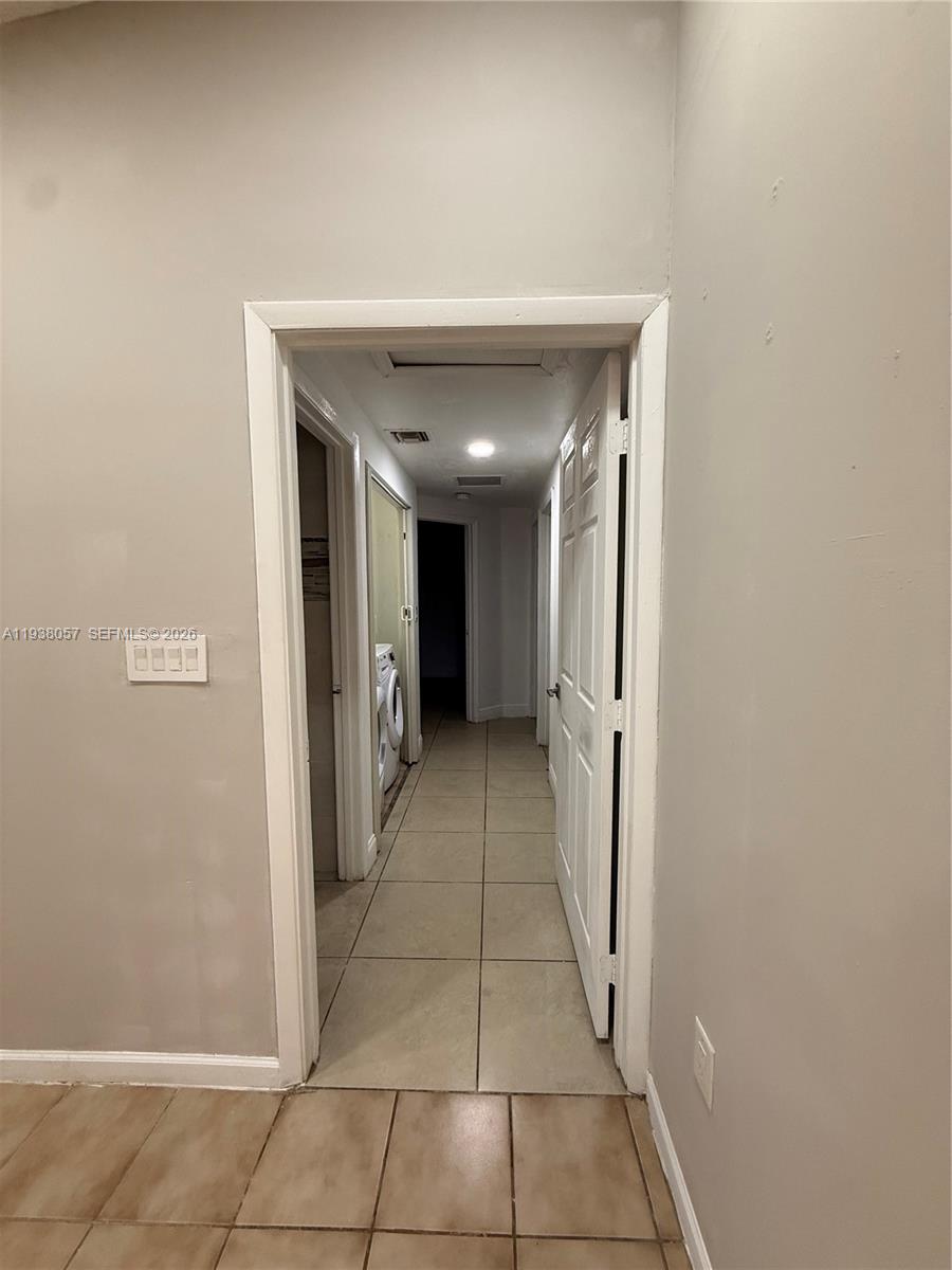 19926 Northwest 67th Place Hialeah, FL 33015 - Photo 22 of 35