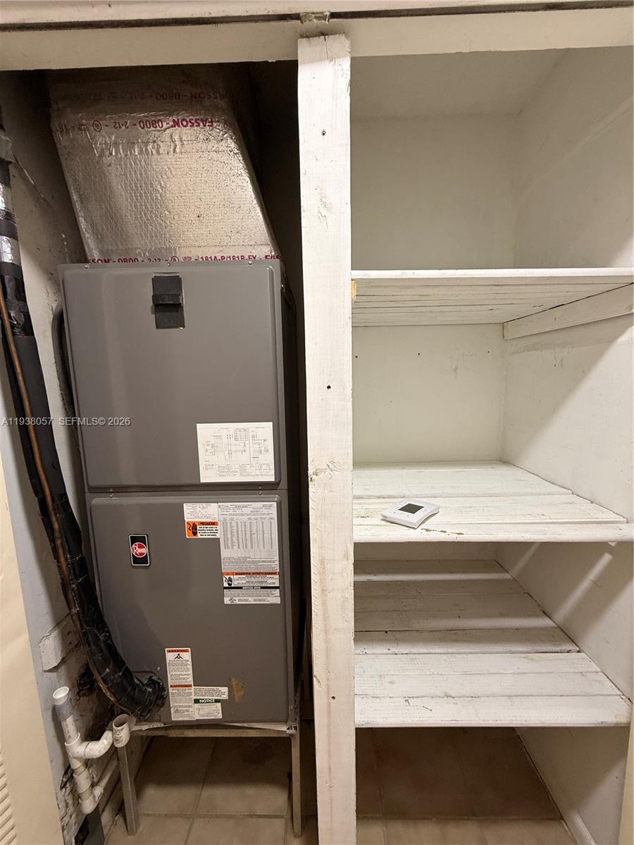 19926 Northwest 67th Place Hialeah, FL 33015 - Photo 25 of 35 AC