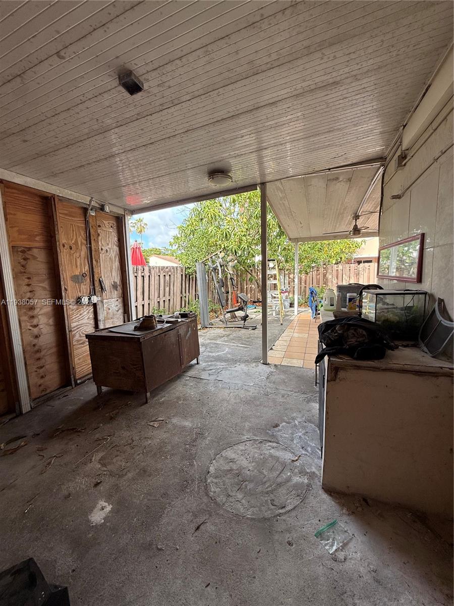 19926 Northwest 67th Place Hialeah, FL 33015 - Photo 29 of 35