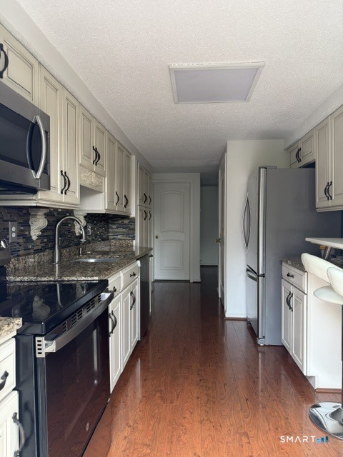 1 Avon Dale Road, Unit 1 Cromwell, CT 06416 - Photo 16 of 30