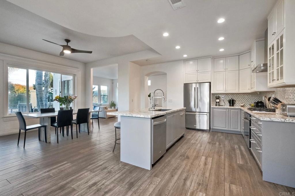 1695 Robin Place Carlsbad, CA 92011 - Photo 13 of 64