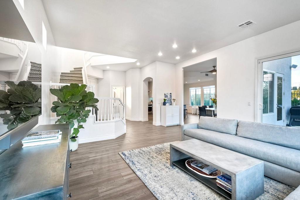 1695 Robin Place Carlsbad, CA 92011 - Photo 6 of 64