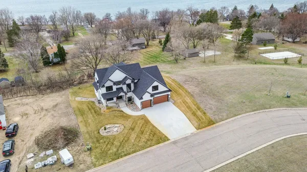 $815,000 | 3731 Crestwood Ridge Northeast, Alexandria, MN 56308
