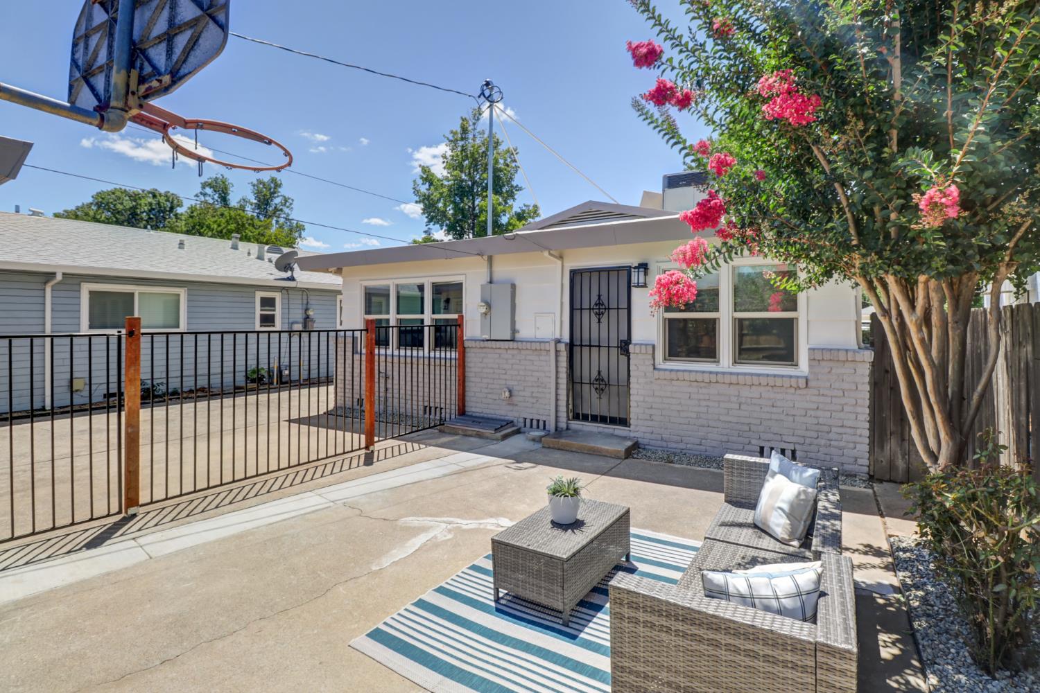 3819 Kroy Way Sacramento, CA 95820 - Photo 36 of 42
