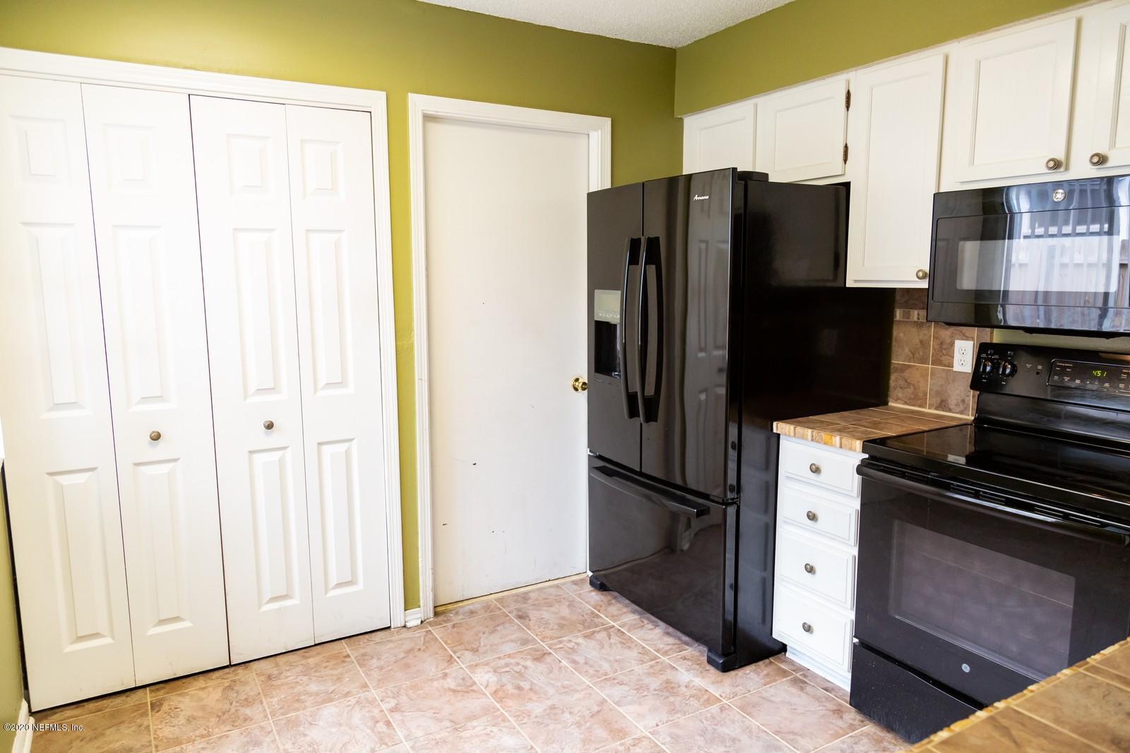 8427 Gemini Road Jacksonville, FL 32216 - Photo 6 of 25 WHITE-0643