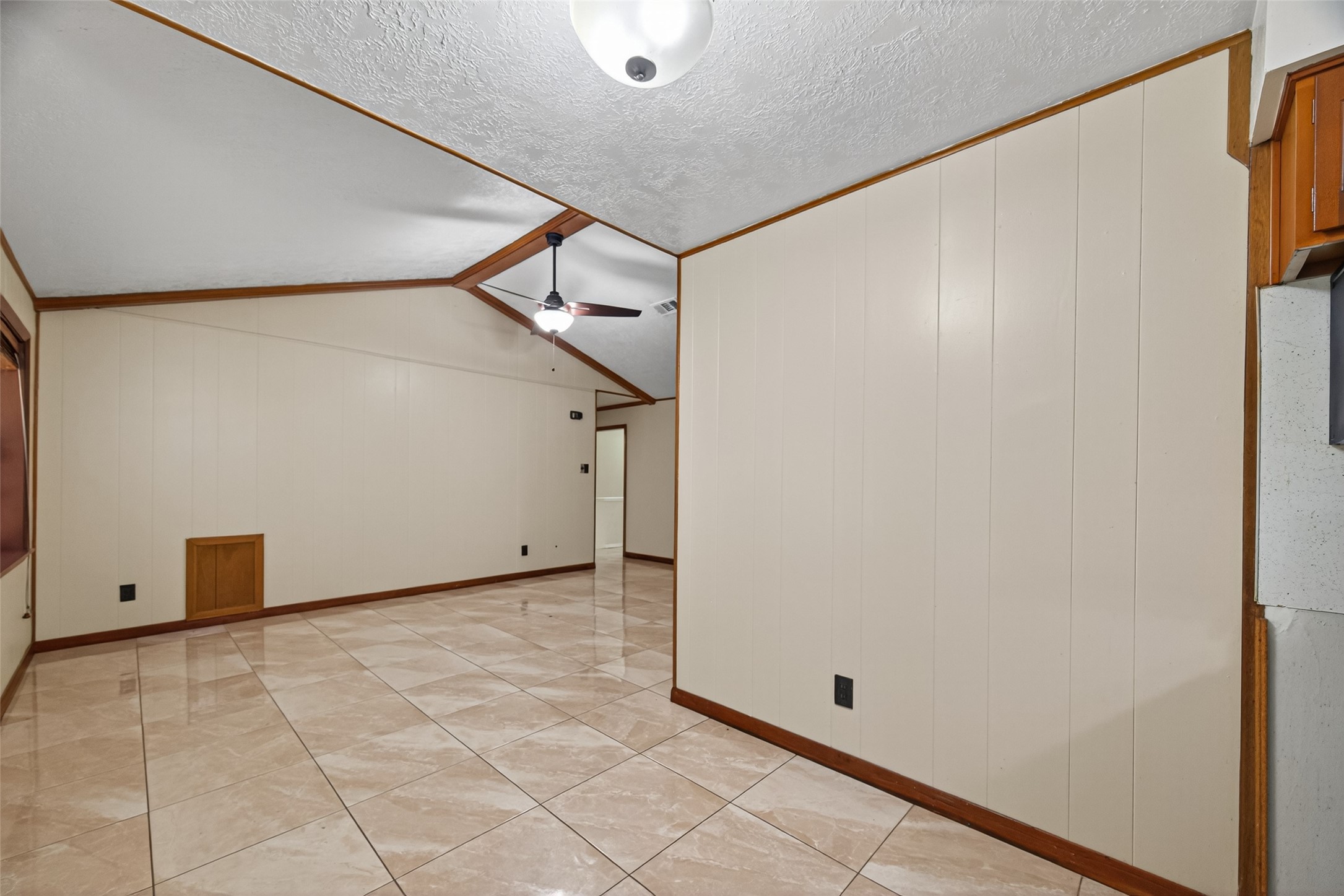 2609 Raspberry Lane Pasadena, TX 77502 - Photo 13 of 40 a view of a garage