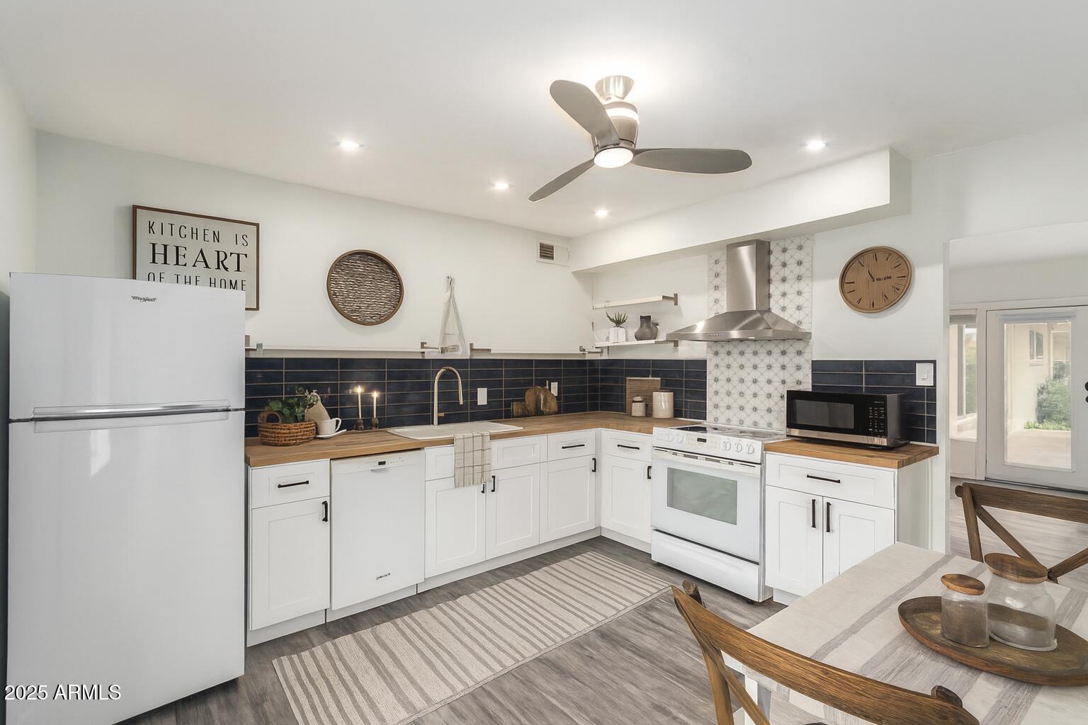 4325 North 26th Street, Unit 8 Phoenix, AZ 85016 - Photo 2 of 31 Kitchen at 26th St