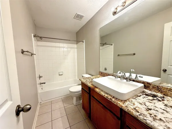 $2,100 | 1515 Saulnier Street, Houston, TX 77019