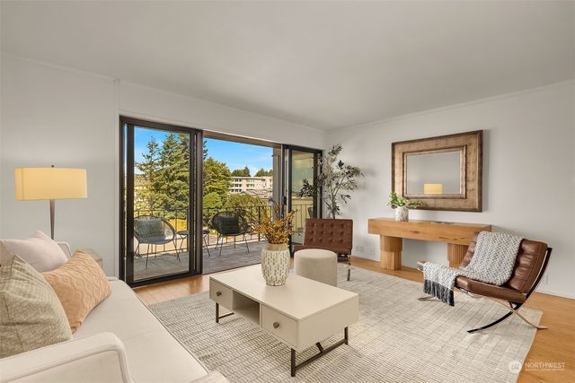 $800,000 | 6333 Lake Washington Boulevard Northeast, Unit 405, Kirkland, WA 98033