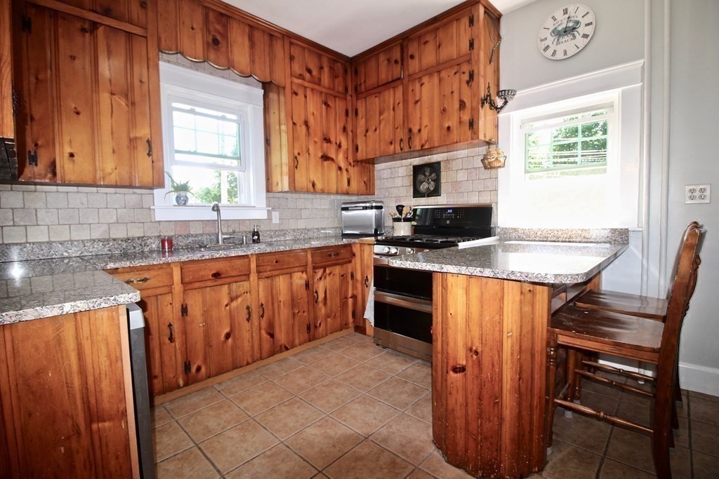 228 High Street Wareham, MA 02571 - Photo 14 of 41