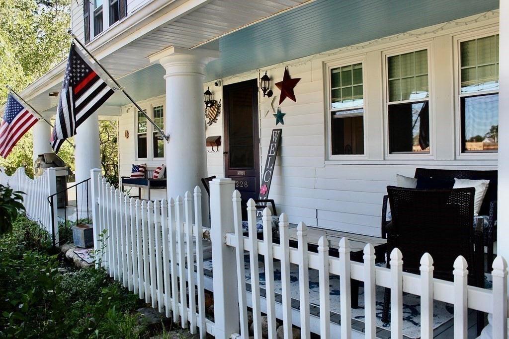 228 High Street Wareham, MA 02571 - Photo 5 of 41