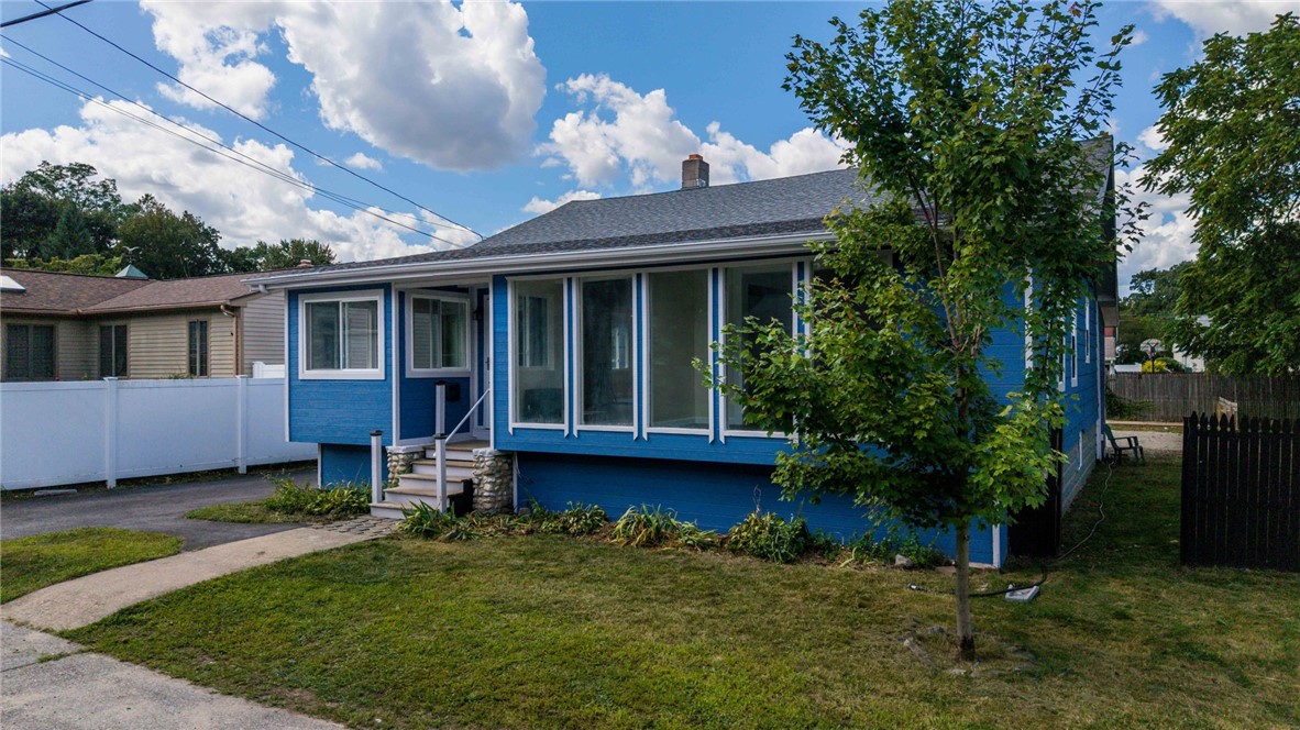211 Irving Road Warwick, RI 02888 - Photo 3 of 34 Gallery Image 3