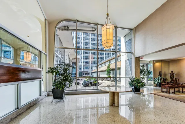 $194,900 | 4250 North Marine Drive, Unit 2324, Chicago, IL 60613