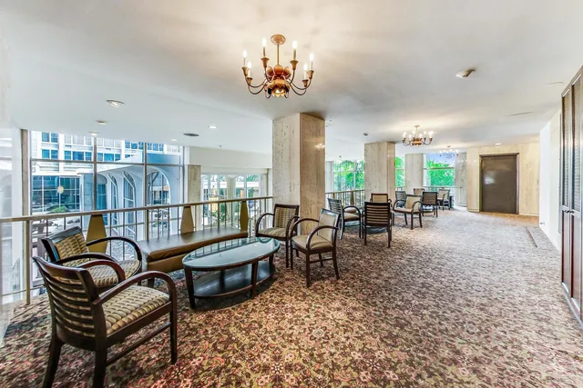 $194,900 | 4250 North Marine Drive, Unit 2324, Chicago, IL 60613