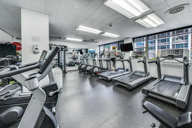 $194,900 | 4250 North Marine Drive, Unit 2324, Chicago, IL 60613