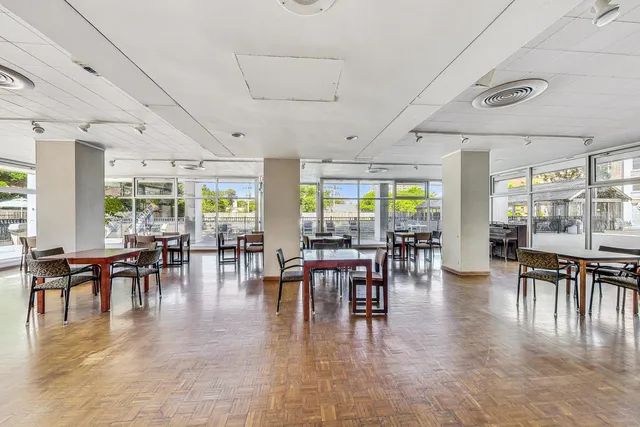 $194,900 | 4250 North Marine Drive, Unit 2324, Chicago, IL 60613