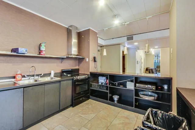 $194,900 | 4250 North Marine Drive, Unit 2324, Chicago, IL 60613