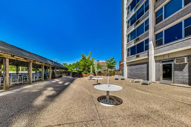 $194,900 | 4250 North Marine Drive, Unit 2324, Chicago, IL 60613