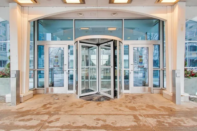 $194,900 | 4250 North Marine Drive, Unit 2324, Chicago, IL 60613