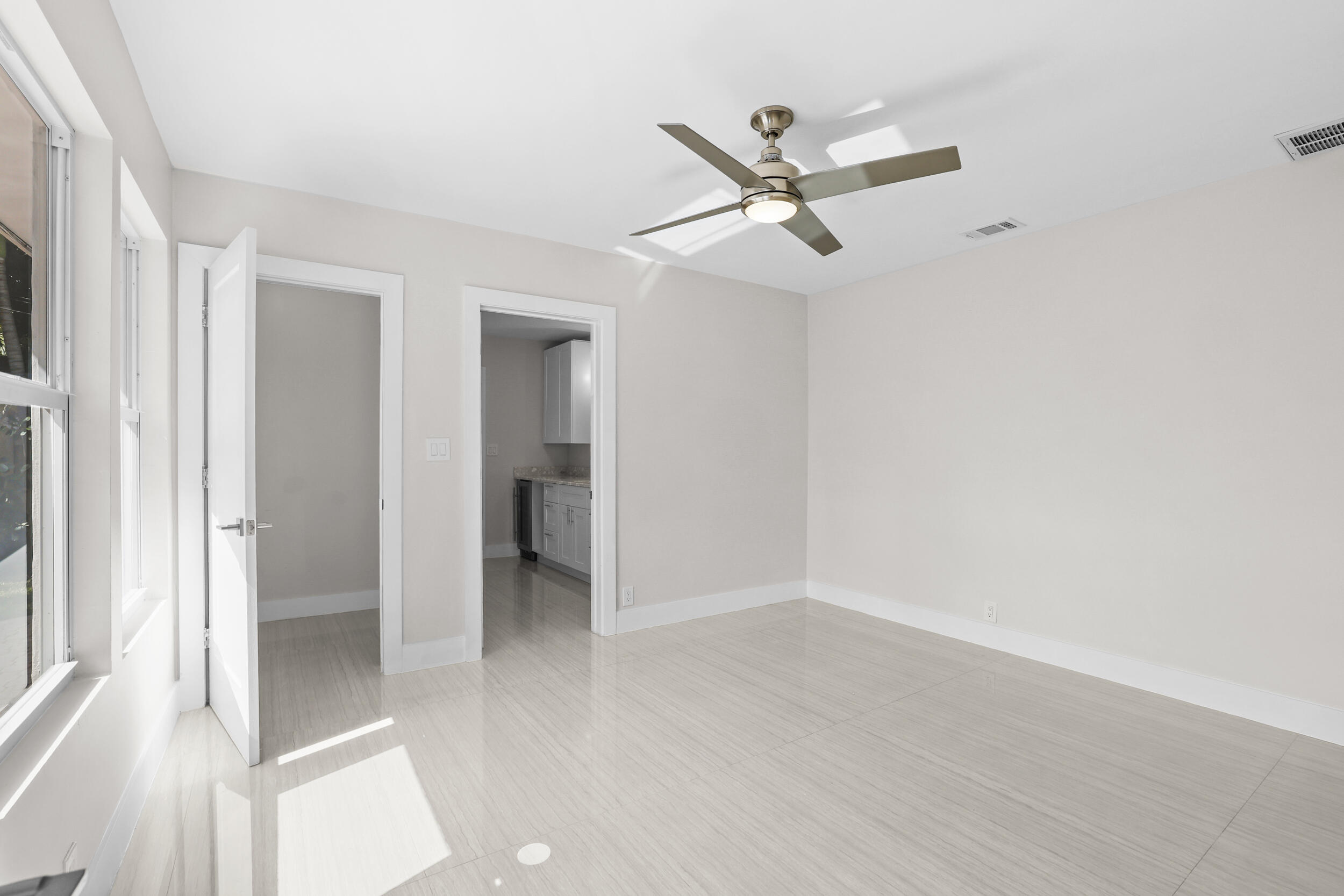 4240 Northeast 22nd Terrace Lighthouse Point, FL 33064 - Photo 25 of 54 26__62_2375