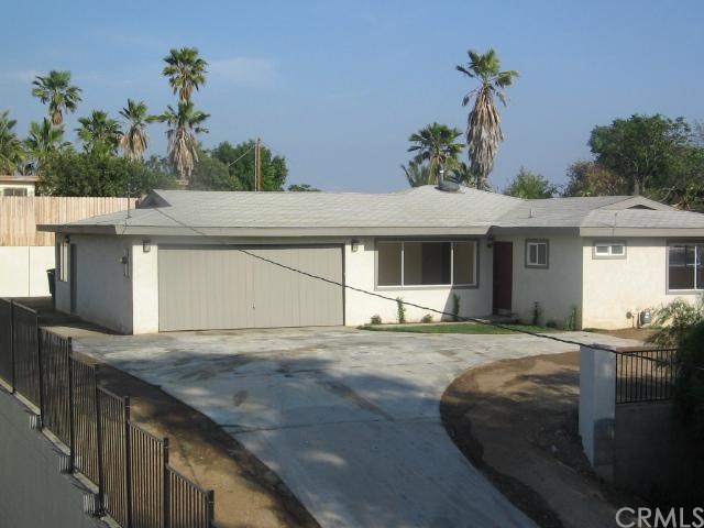 House has great views and lots of room for cars and RV's