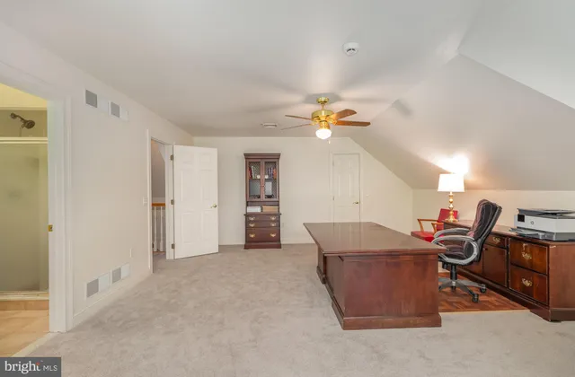 a view of yard with green space