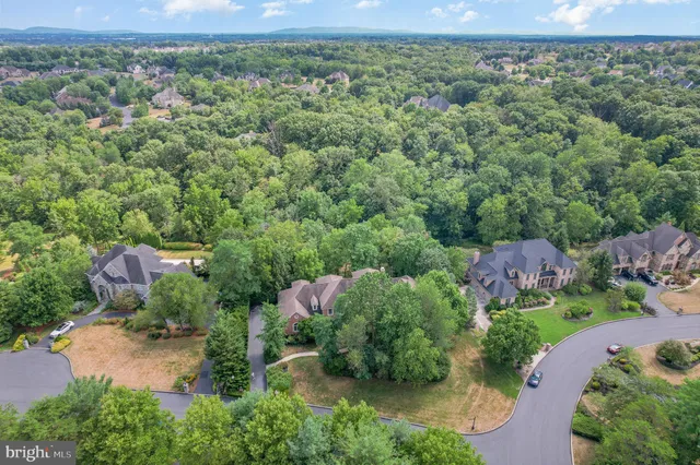 $1,395,000 | 10 Sand Pine Court, Mechanicsburg, PA 17050