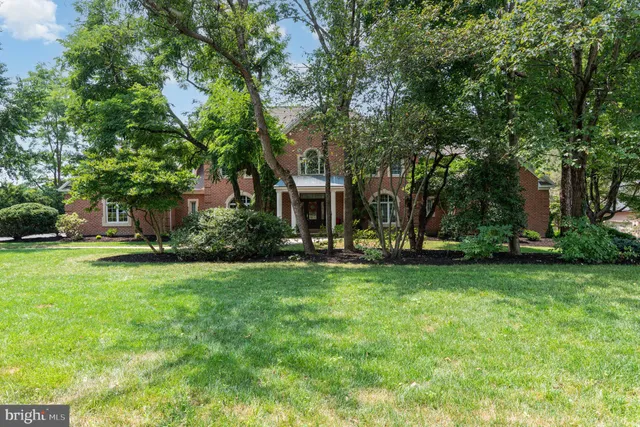 $1,395,000 | 10 Sand Pine Court, Mechanicsburg, PA 17050