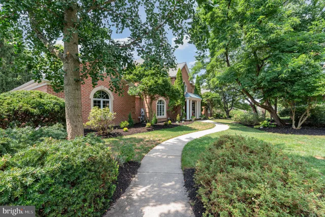 $1,395,000 | 10 Sand Pine Court, Mechanicsburg, PA 17050