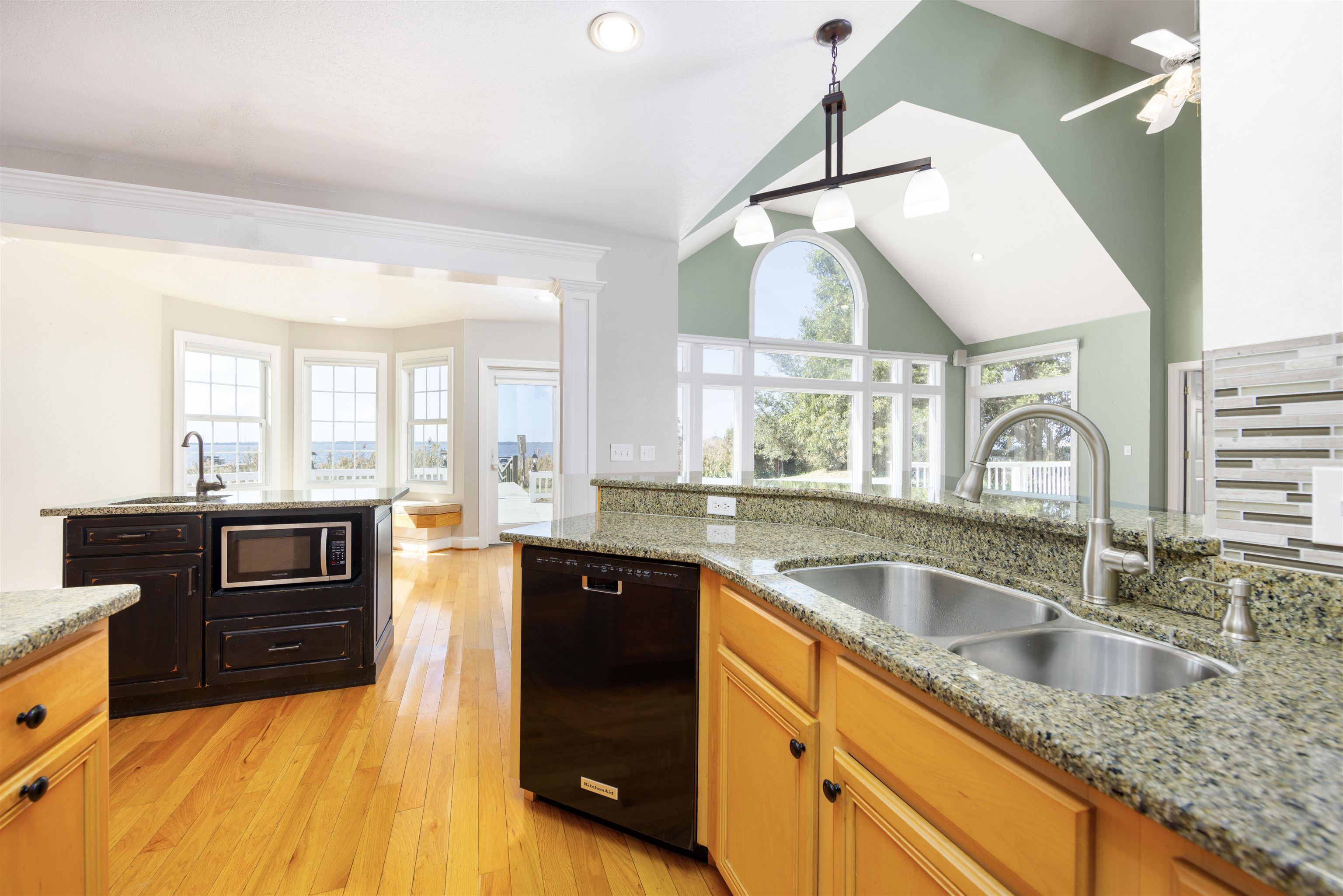 1052 Martins Point Road, Unit 13 Kitty Hawk, NC 27949 - Photo 12 of 47 2 Islands & Granite Countertops