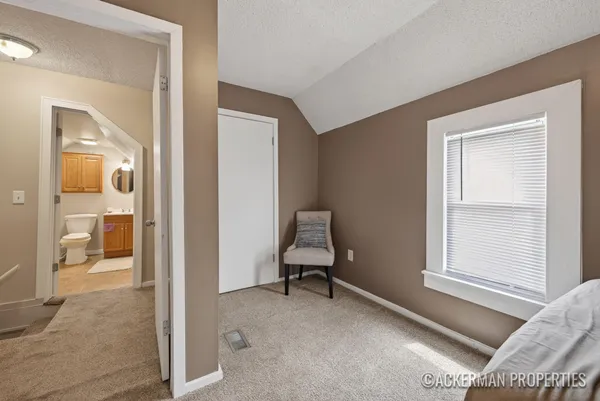 $239,900 | 918 Lafayette Avenue Northeast, Grand Rapids, MI 49503