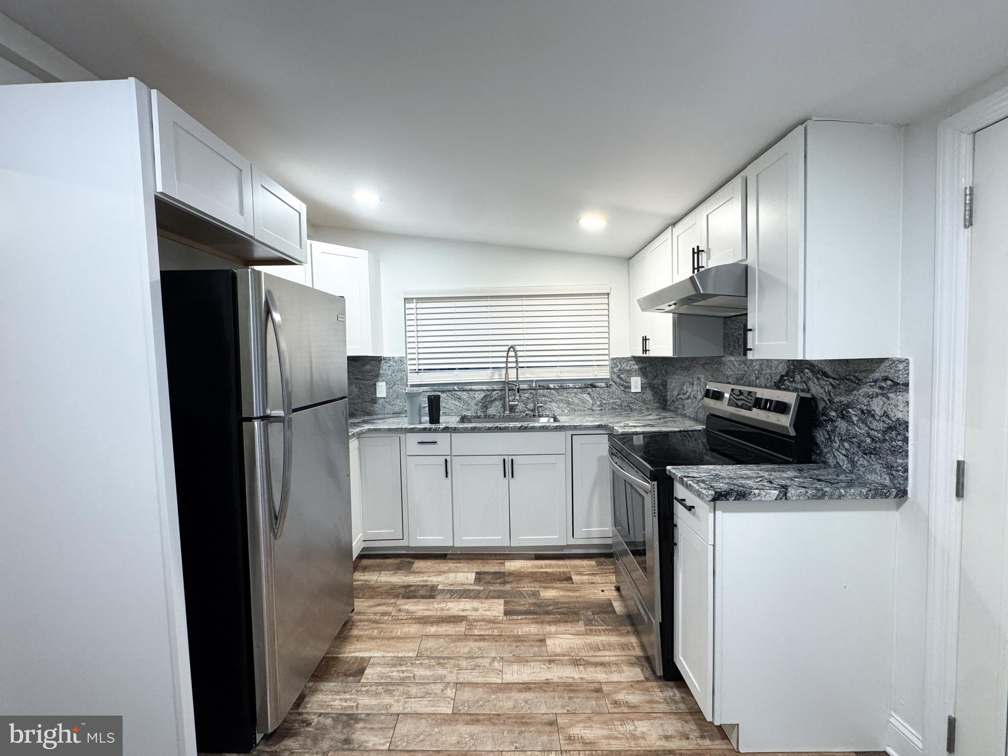 223 Main Street Hamilton, NJ 08620 - Photo 4 of 23