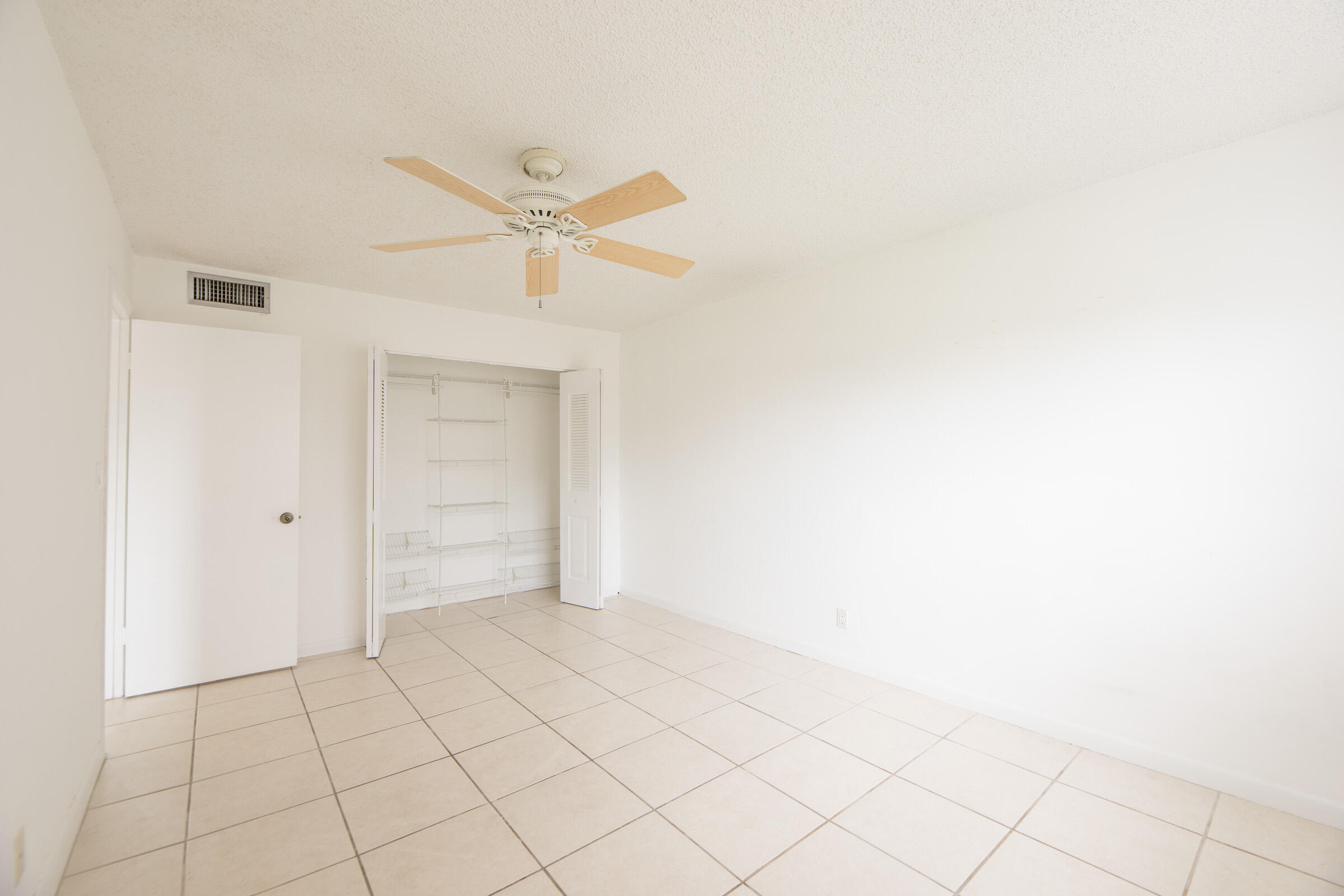 340 Northwest 19th Street, Unit 304 Boca Raton, FL 33432 - Photo 17 of 20 photo-27