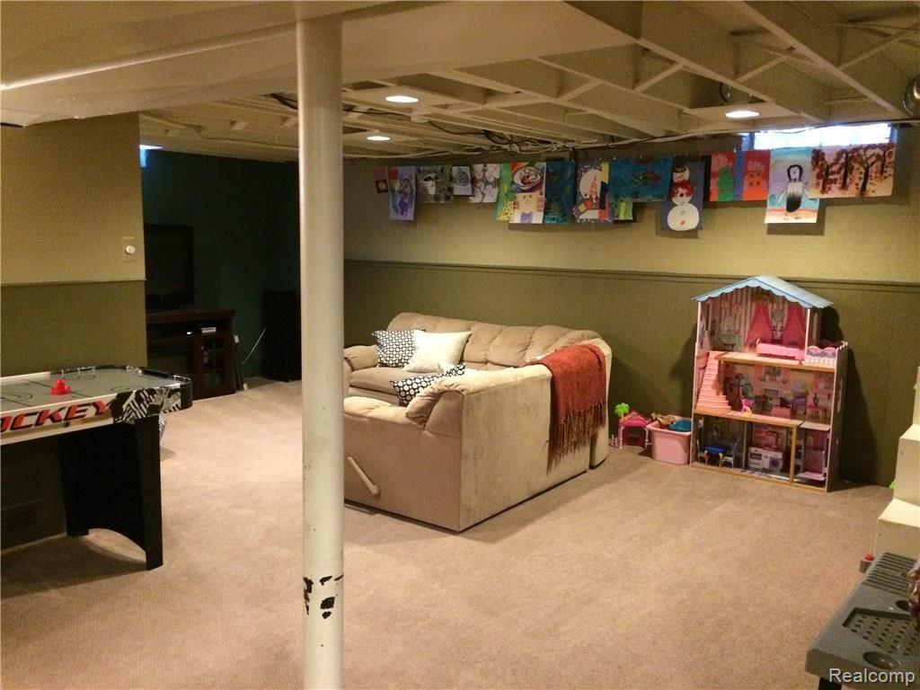 4111 Mark Orr Road Royal Oak, MI 48073 - Photo 17 of 23 image.jpeg