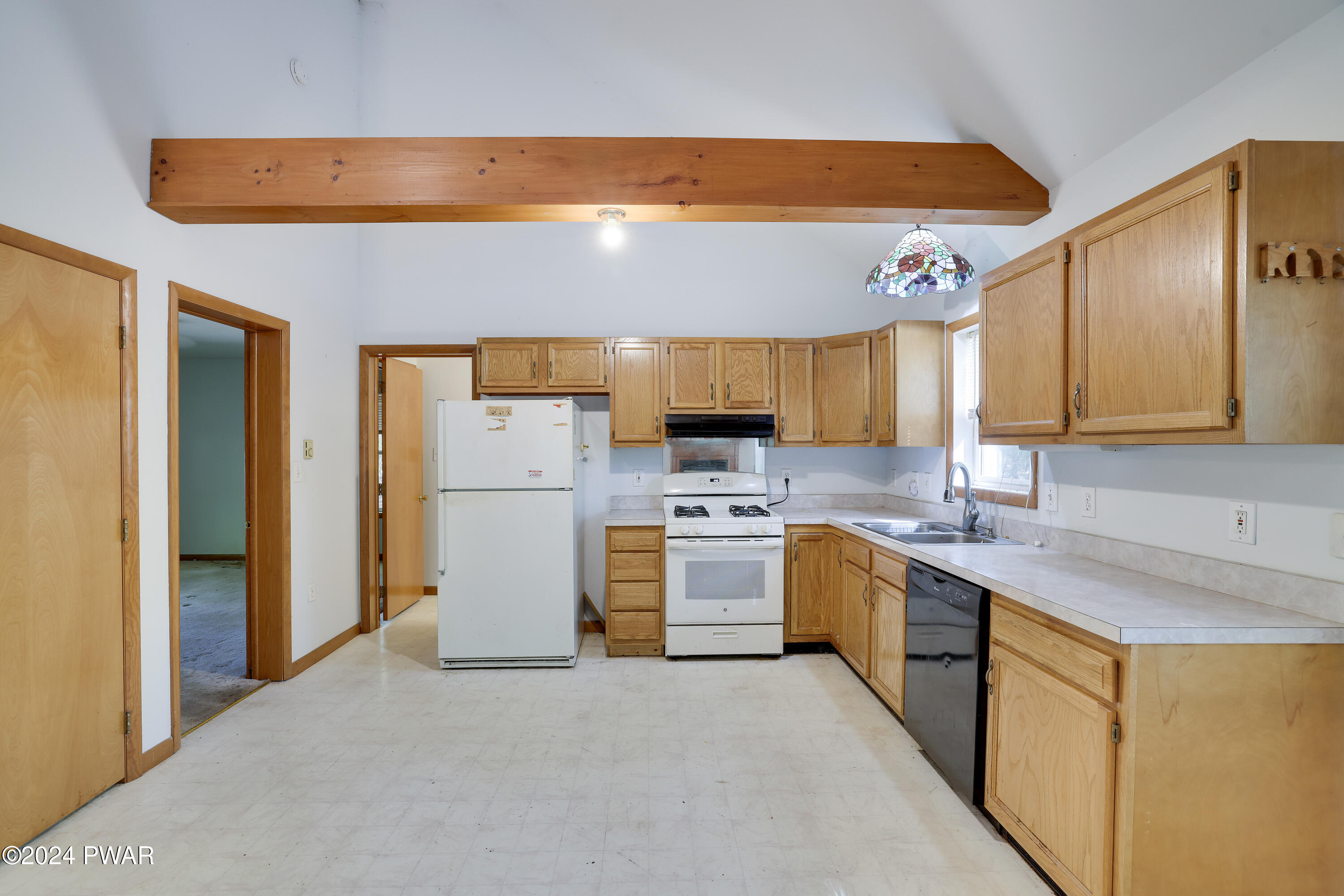 90 Deer Run Road Hawley, PA 18428 - Photo 12 of 31 Kitchen(1)