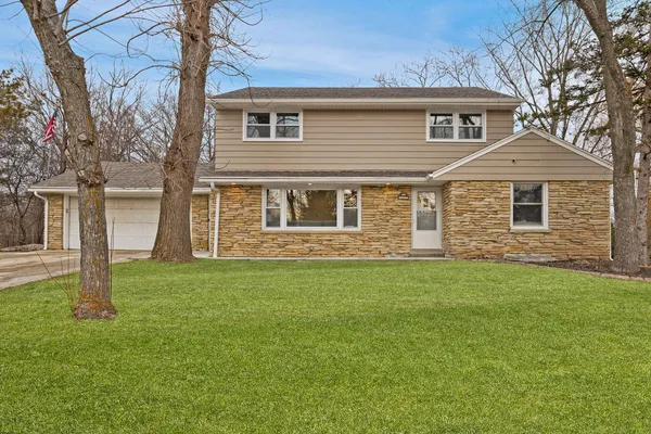 $534,900 | N76W14092 Appleton Avenue, Menomonee Falls, WI 53051