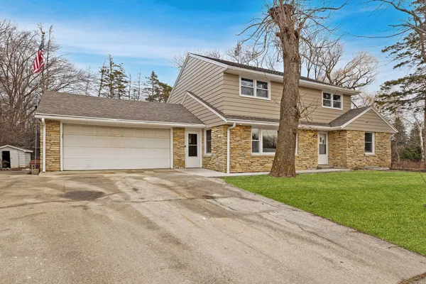$534,900 | N76W14092 Appleton Avenue, Menomonee Falls, WI 53051