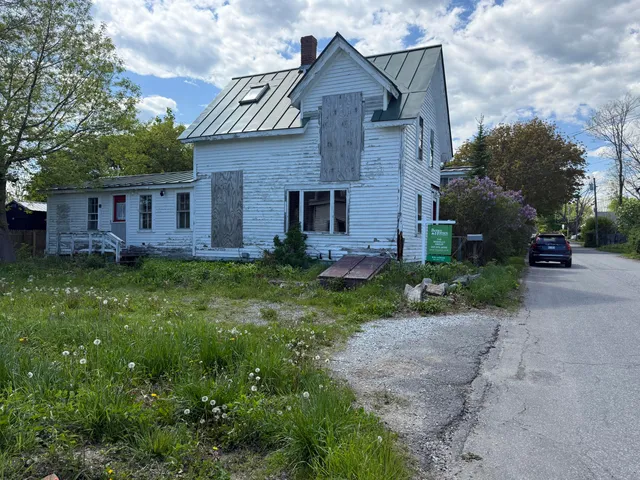 $174,500 | 10 Trinity Street, Rockland, ME 04841