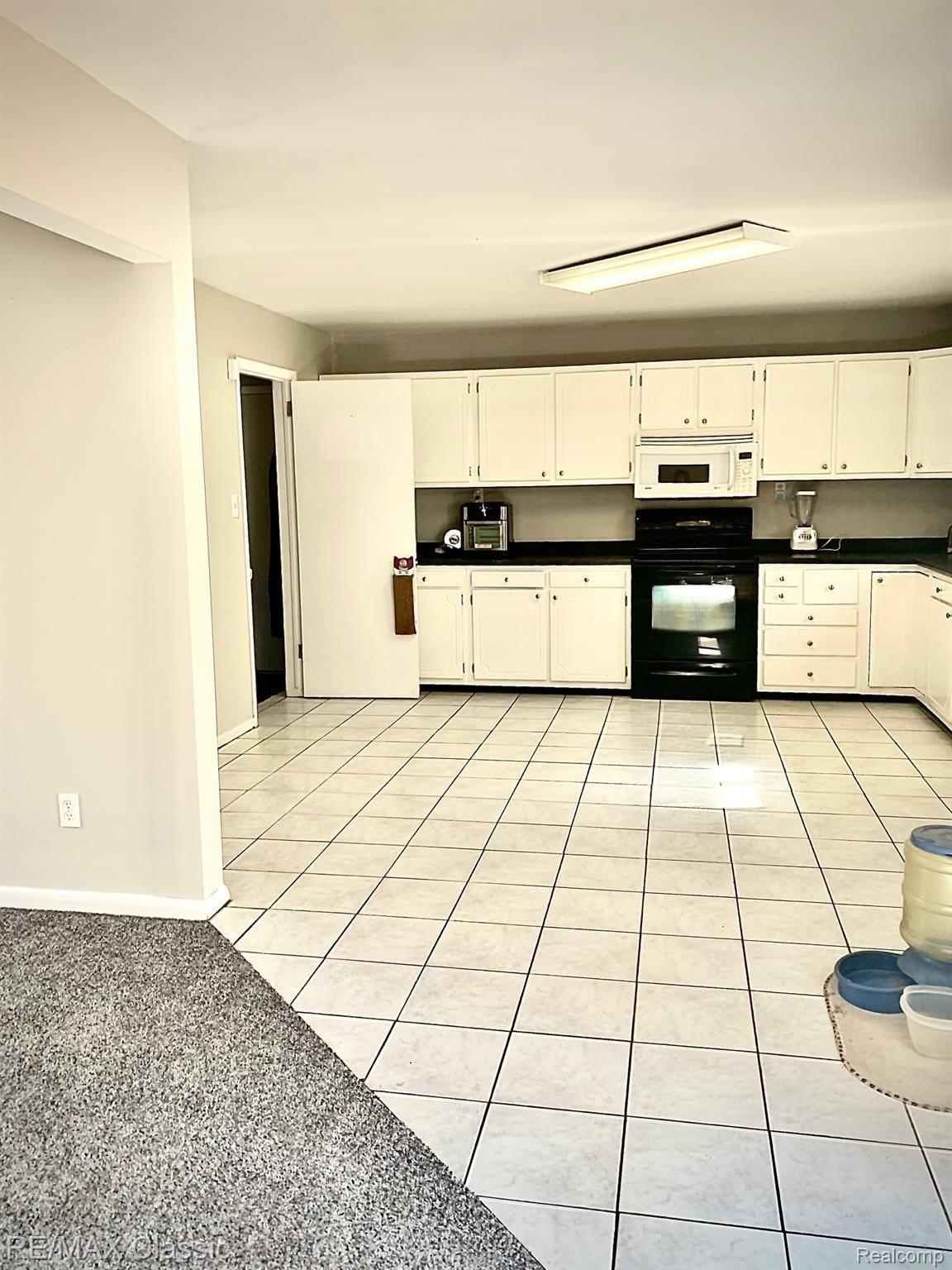 44320 Willis Road Belleville, MI 48111 - Photo 15 of 38 IMG_5838.jpg