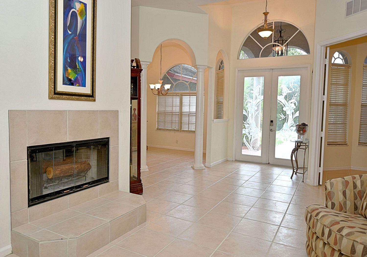 6863 Wilson Road West Palm Beach, FL 33413 - Photo 7 of 39 Fireplace and entry view
